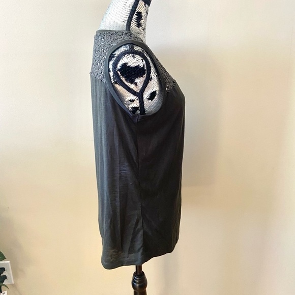 ⭐️2 FOR $20⭐️ Forest Green Tank with Crochet Details. Boho style. Medium - Picture 11 of 11